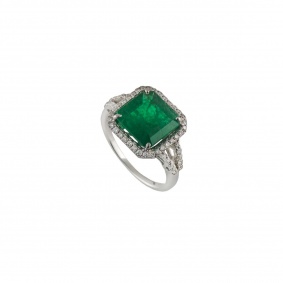 18k White Gold Emerald and Diamond Dress Ring 3.72ct